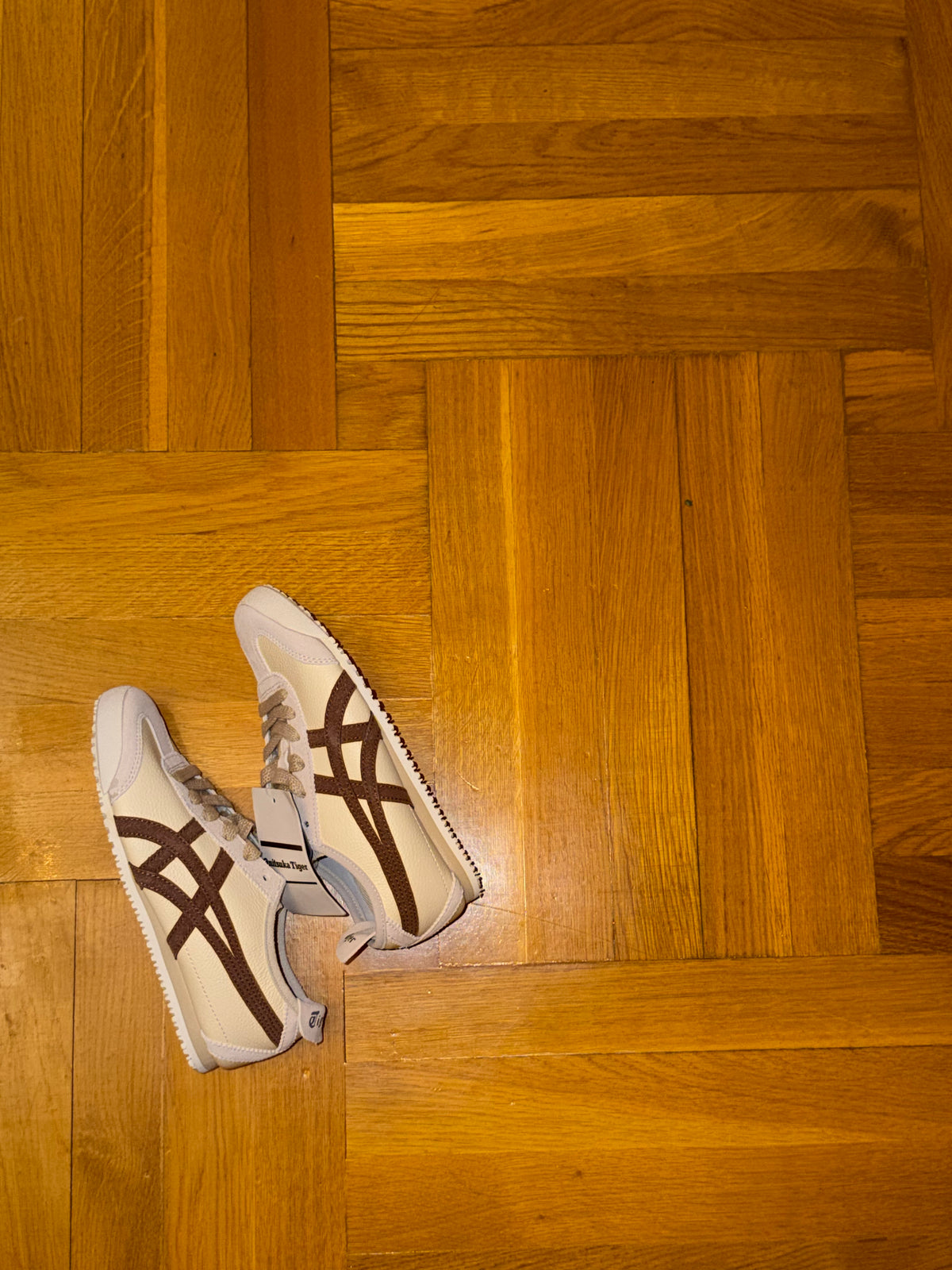 Onitsuka Tiger  “beige/brown”