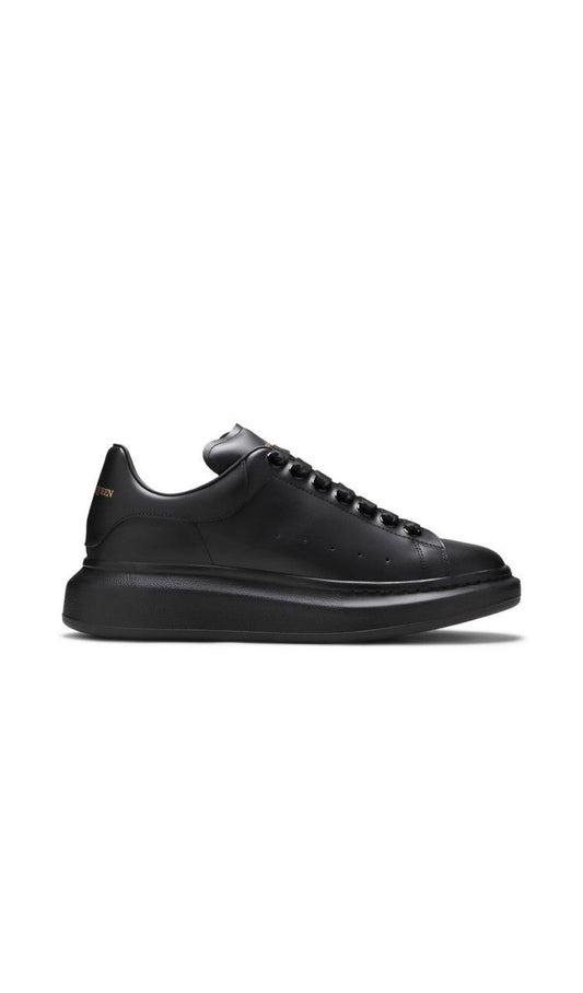 Alexander McQueen “All Black”